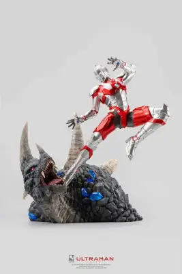 Statue ultraman vs black king 1/4